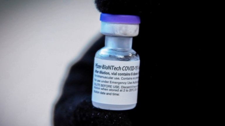Até março de 22 Pfizer diz conseguir atualizar vacina contra Ômicron