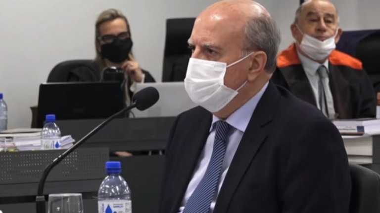 Boate Kiss: ex-prefeito diz que inquérito foi feito pela imprensa
