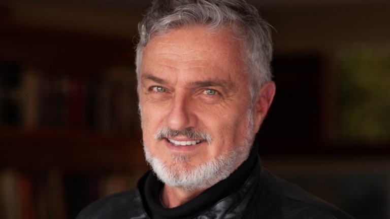 Werner Schünemann divulga o livro "Alice Deve Estar Viva"; saiba aqui!