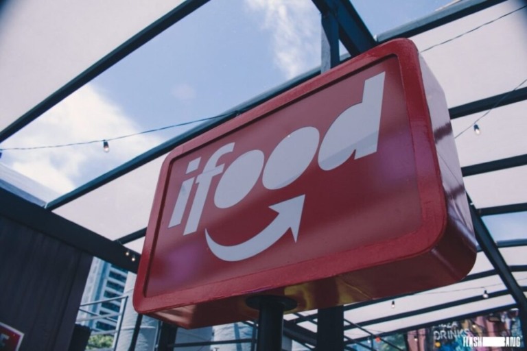 iFood é multado por invasão que trocou nome dos restaurantes