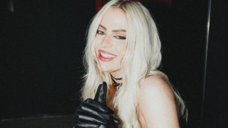Luísa Sonza encontra fãs em Portugal após desembarcar para shows