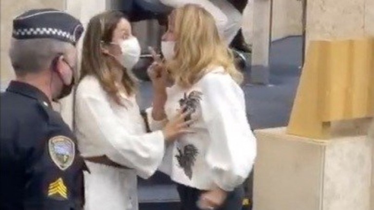 Justiça concede medida protetiva a vereadora após briga na Câmara de SP