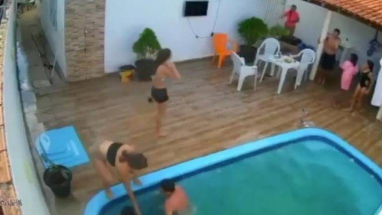 VÍDEO: Adolescente se afoga após ter cabelo sugado por ralo de piscina