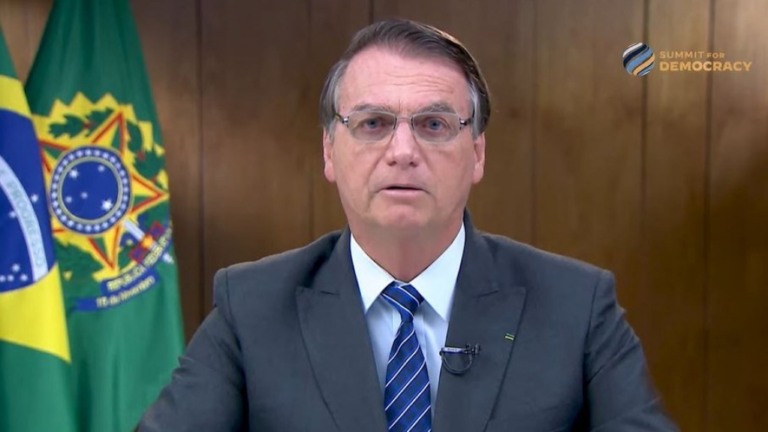 "Bem lá na frente deixaremos um Brasil melhor", diz Bolsonaro