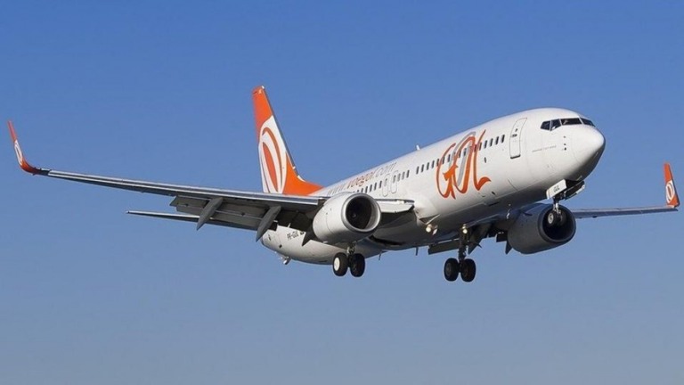 Avianca deixa de reclinar assento e quer cobrar por comida