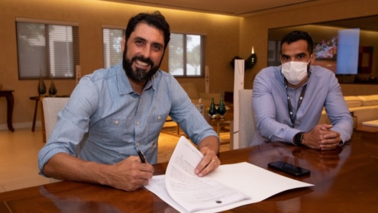 Record contrata ídolo do Flamengo e ex-SBT para cobertura do Cariocão