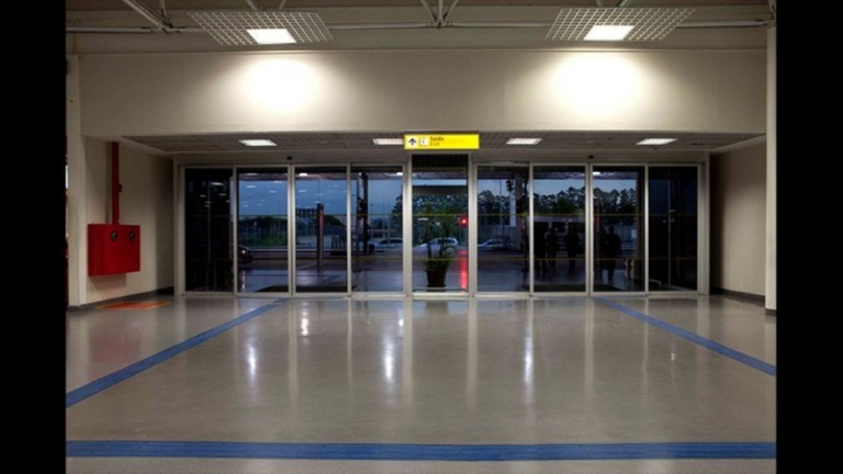 Anvisa notifica aeroportos para exigência de comprovante de vacinação