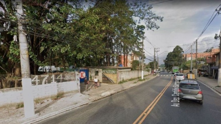 Deslizamento de terra deixa três feridos na zona norte de SP