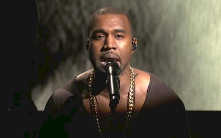 Kanye West faz live do seu culto de domingo no Instagram