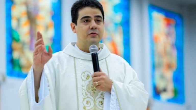 Padre Robson tem pedido de compartilhar provas contra ele negado