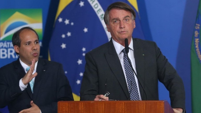 Reprovação ao governo Bolsonaro cresce para 55%, diz pesquisa