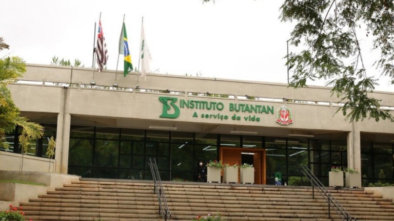 Butantan apresenta novo pedido para vacinar crianças e adolescentes