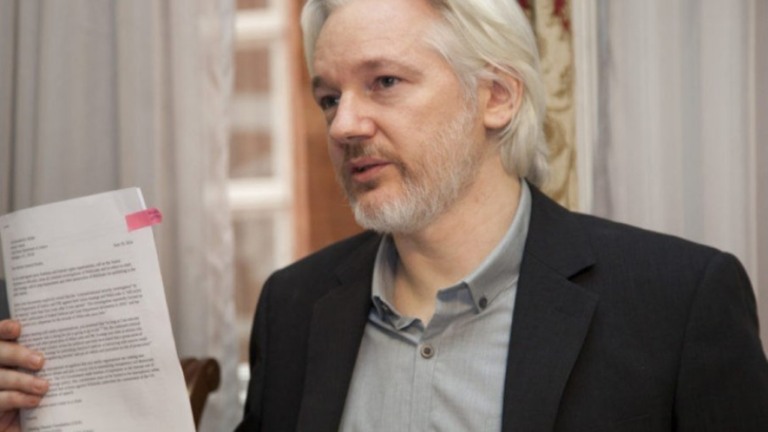 Carol Proner: Assange - Um conluio para extradição