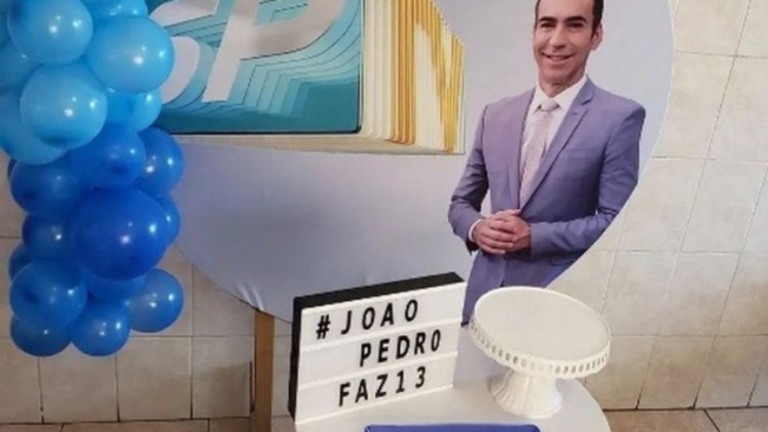 César Tralli vira tema de festa de aniversário de 13 anos