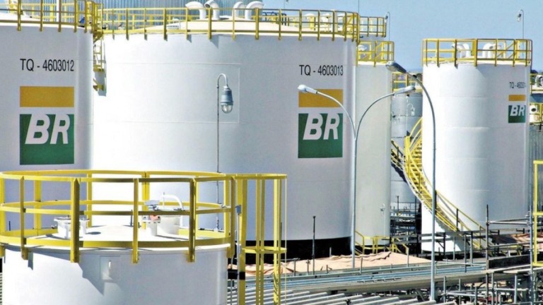 Petrobras abre concurso com 757 vagas e salário inicial de R$ 11 mil