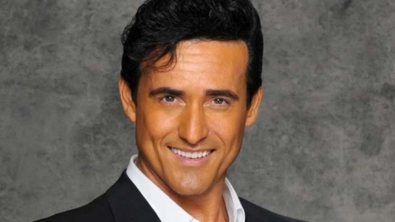 Morre Carlos Marín, cantor lírico do Il Divo