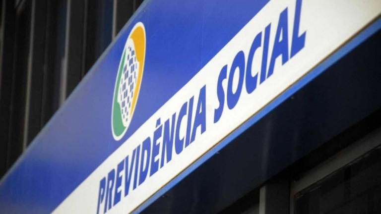 Congresso tira verba da Previdência e BPC para subir orçamento secreto