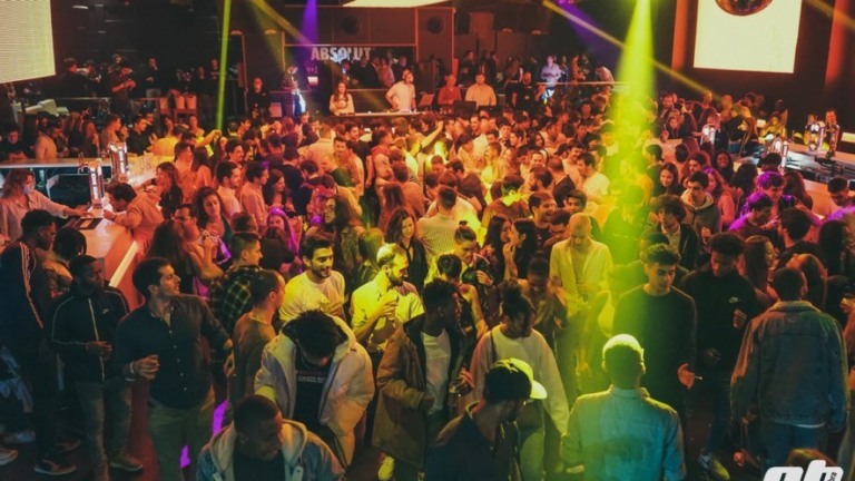Portugal: Surto de covid-19 atinge mais de 50 jovens que estiveram em boate