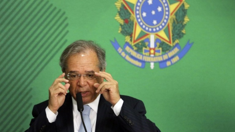 Documento de novembro já alertava Guedes sobre "colapso" na Receita