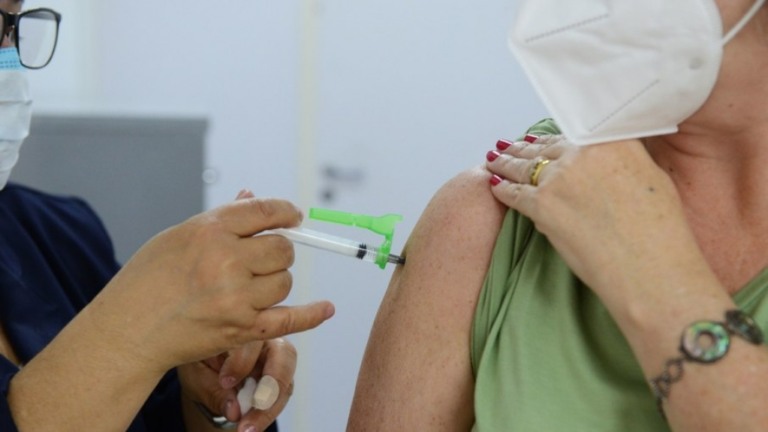 SP recebe 1 milhão de doses e faz nova etapa de vacinação contra gripe