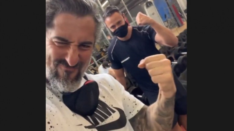 Após peregrinar por 110 km, Marcos Mion vai à academia e personal não acredita