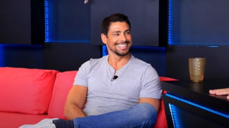 Cauã Reymond detalha lugares onde fez sexo