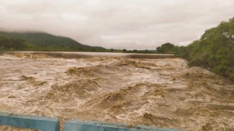 Bahia: chuvas deixam 58 cidades submersas e afeta 430 mil pessoas