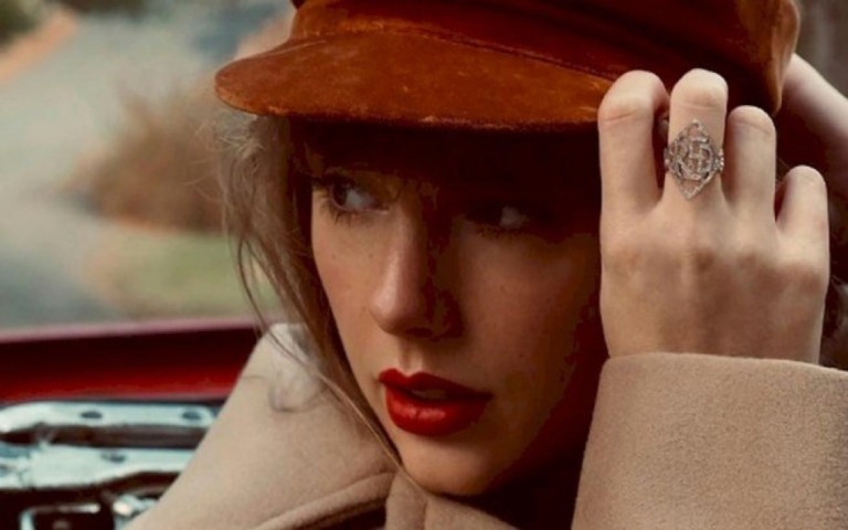 Empresa recomenda clientes que ouçam o novo álbum de Taylor Swift