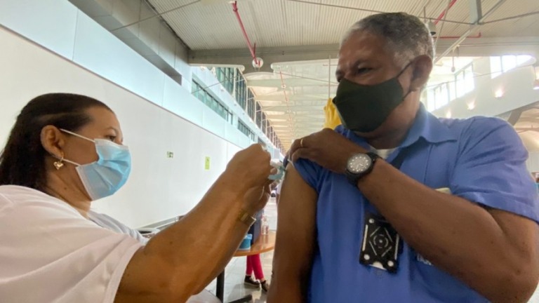 Brasil atinge 320 milhões de vacinas aplicadas contra a Covid-19