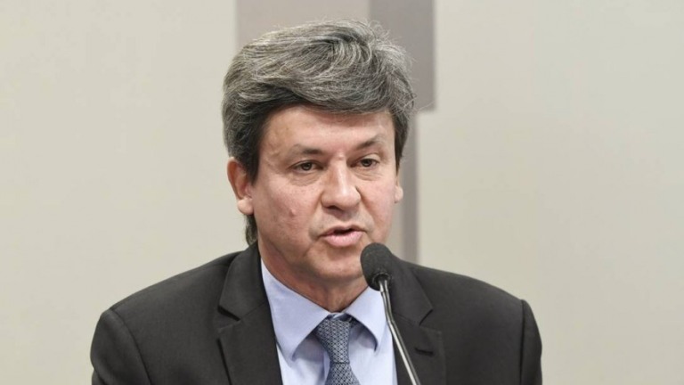 Reajuste salarial de servidores só deve ser decidido em janeiro, diz secretário