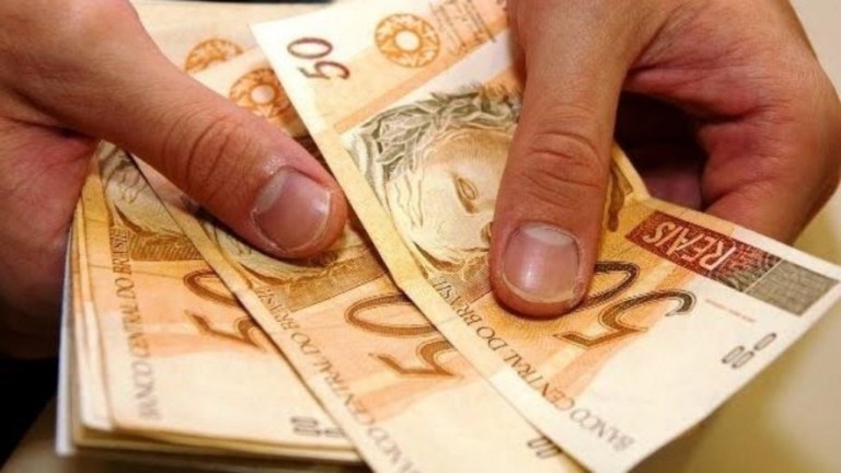 Abono salarial volta a ser pago em janeiro; veja se você receberá