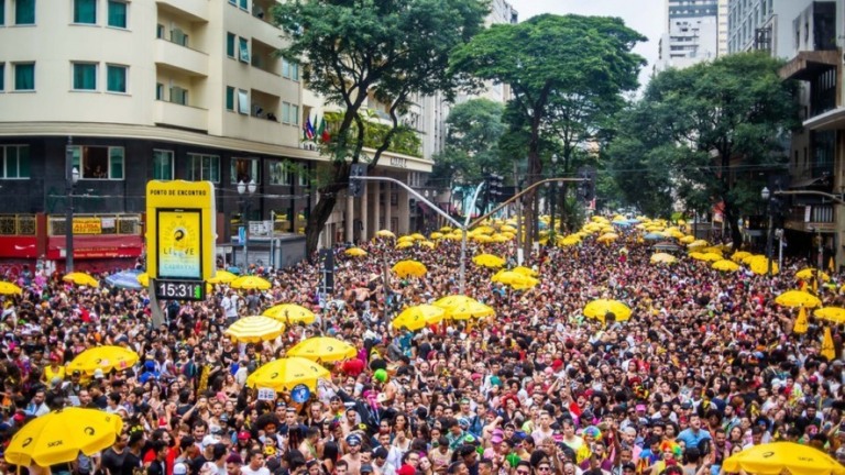 Prefeitura de SP avalia transferir Carnaval de rua para autódromo