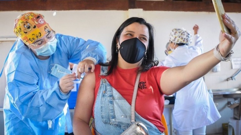 Em processo de normalização, Brasil registra 129 mortes por covid