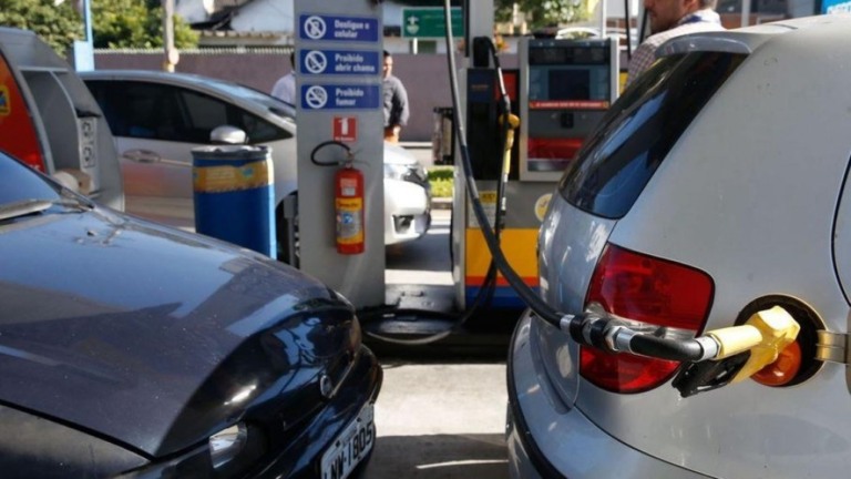 Importadoras alertam sobre chance de desabastecimento de combustíveis