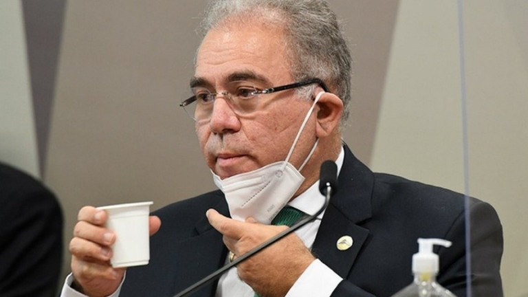 'Não sou fiscal', diz Queiroga sobre vazamento de dados de médicos