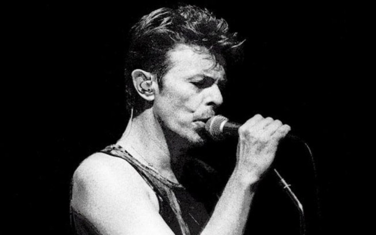 David Bowie: ouça as novas versões de "Shadow Man"