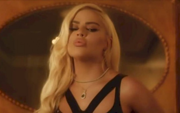 Luísa Sonza emplaca "Anaconda" no TOP 50 do Spotify Brasil