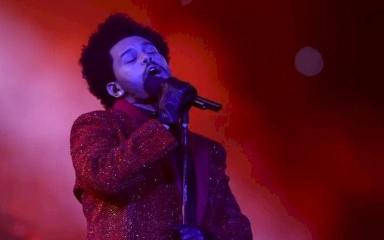 "Dawn FM" de The Weeknd está a caminho do topo das paradas britânicas