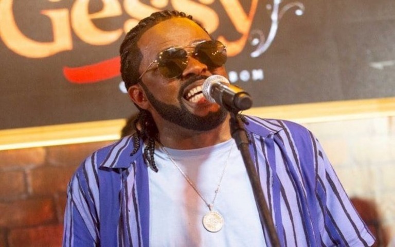 Xande de Pilares anuncia novo single "Samba Bombom" para janeiro