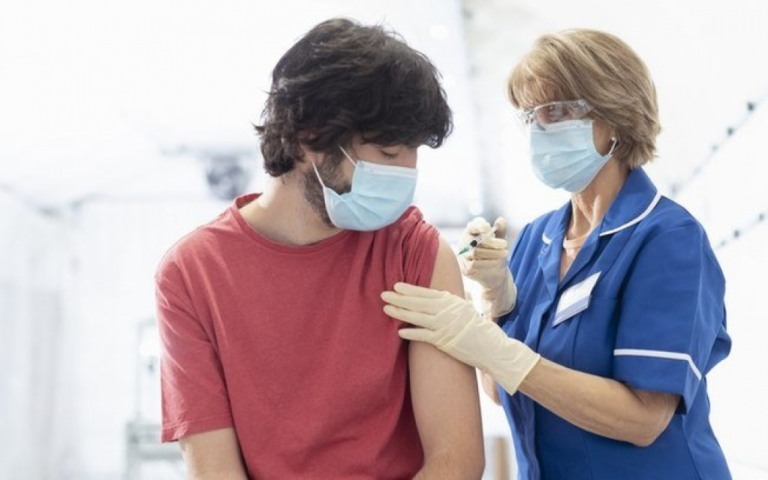 Covid: província do Canadá vai cobrar 'taxa' de não vacinados