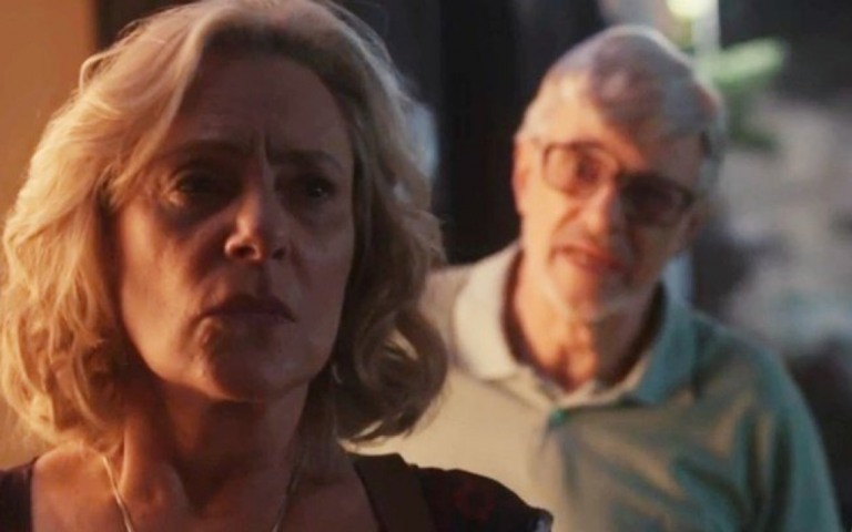"Quanto Mais Vida Melhor": Nedda se declara e beija Osvaldo