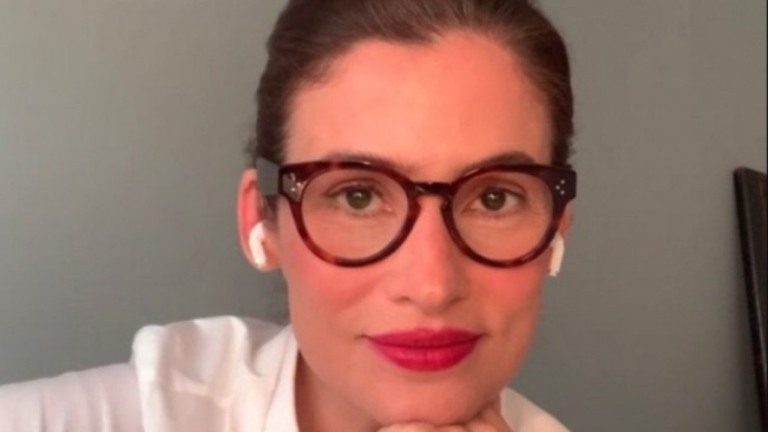 Renata Vasconcellos tranquiliza fãs após pegar Covid: "Estou inteira"