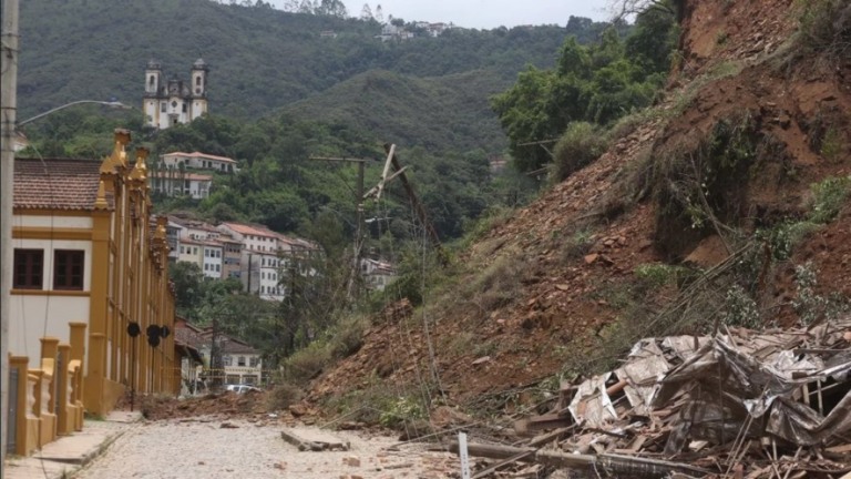MPF vai investigar causas do desmoronamento em Ouro Preto