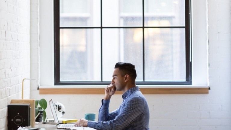 Covid-19: Ômicron força volta do home office. É para sempre?
