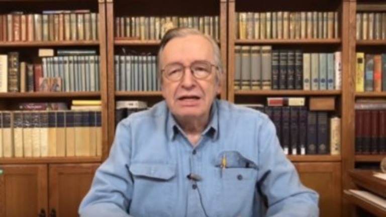 Guru de Bolsonaro, Olavo de Carvalho testa positivo para Covid-19