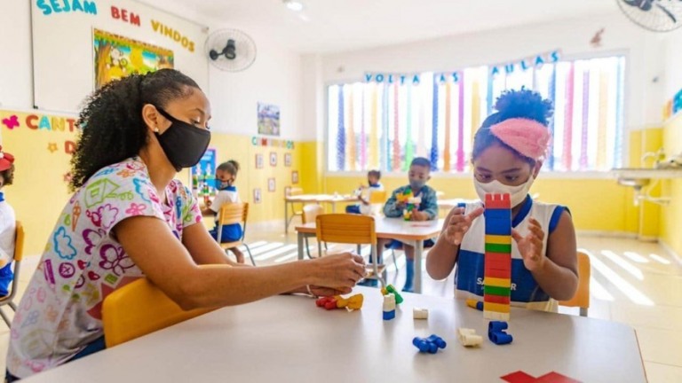 Volta às aulas: Sem diretriz, estados buscam diminuir a evasão escolar