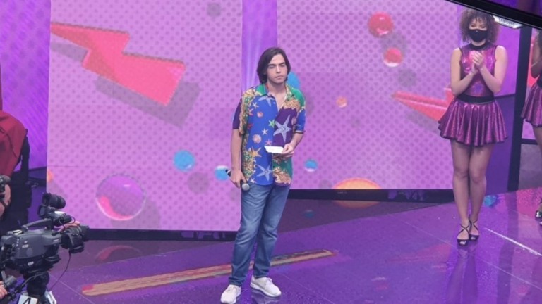 Faustão tira sarro do filho por camisa chamativa: "Agostinho Carrara"
