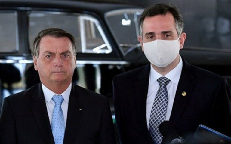 Bolsonaro pretende entregar liderança do Senado a aliado de Pacheco