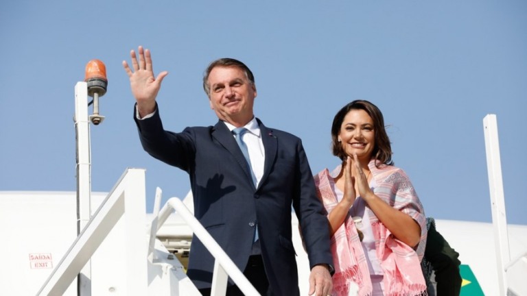 Bolsonaro vai à Guiana e ao Suriname negociar exploração de petróleo