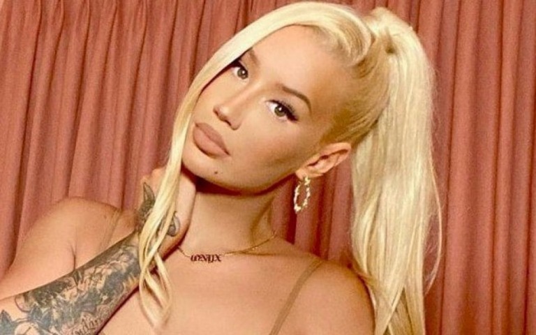 Iggy Azalea vende mansão por R$ 33 milhões depois de brigar com vizinhas
